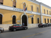 Rubavano in supermercati e profumerie, due donne denunciate dai Carabinieri